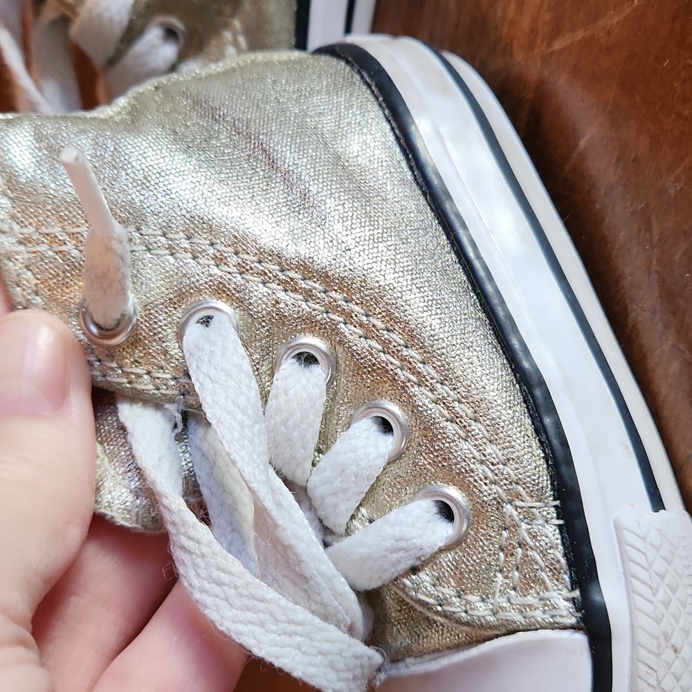 Converse Gold Shimmering Toddler High-Tops Size 3 - Picture 16 of 16